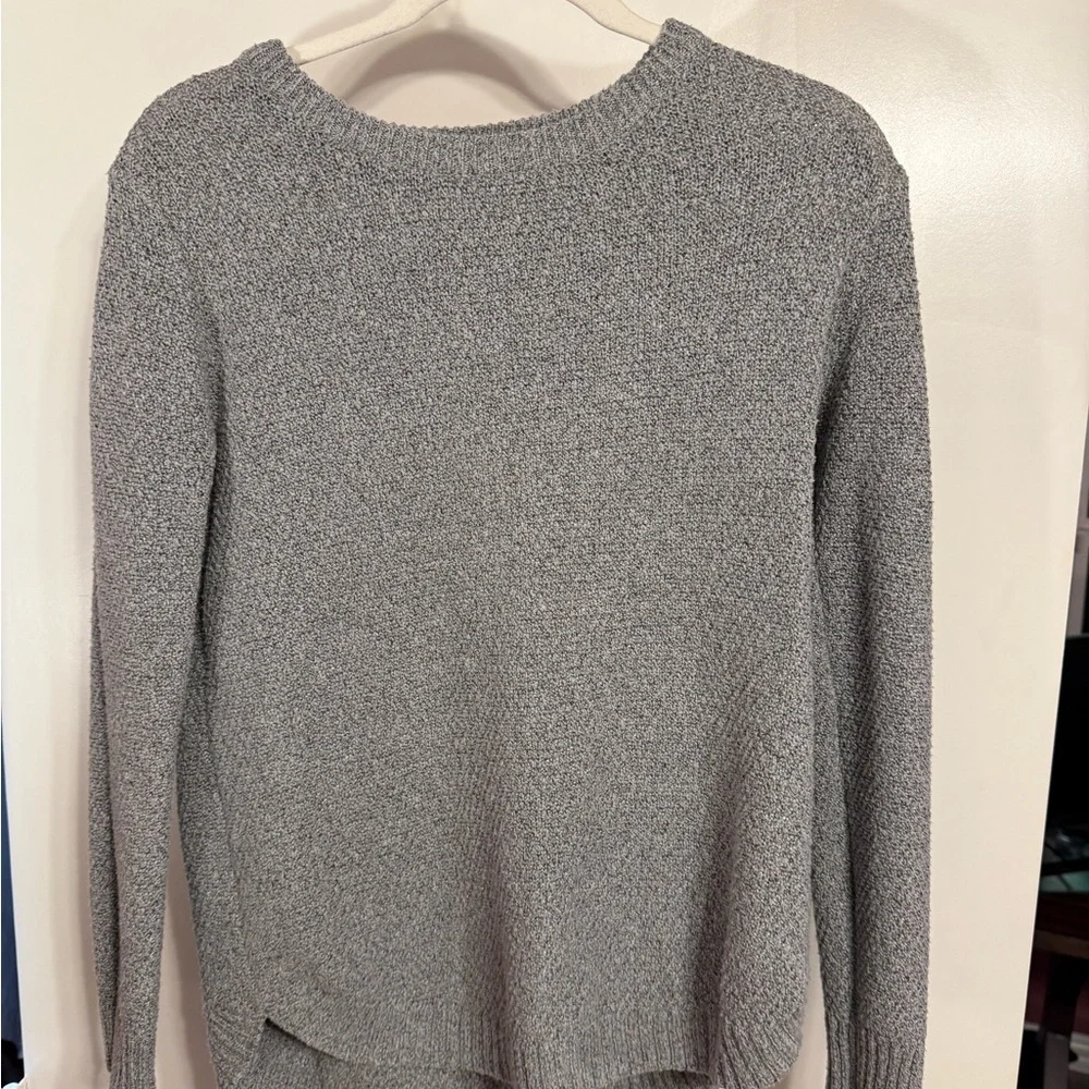 Gray Crew Neck Sweater | pink clover | medium